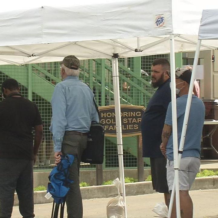 Unemployment line.jpg
